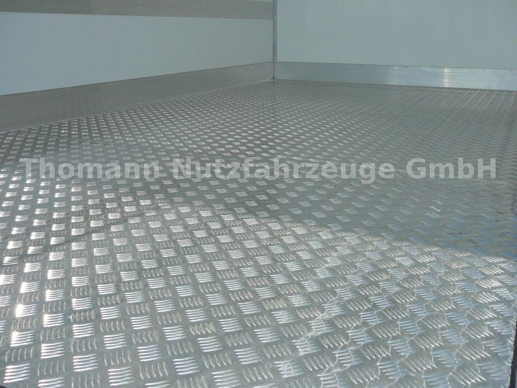 New Refrigerated van Renault Master Kühlkoffer mit LBW Xarios 300 GH: picture 13