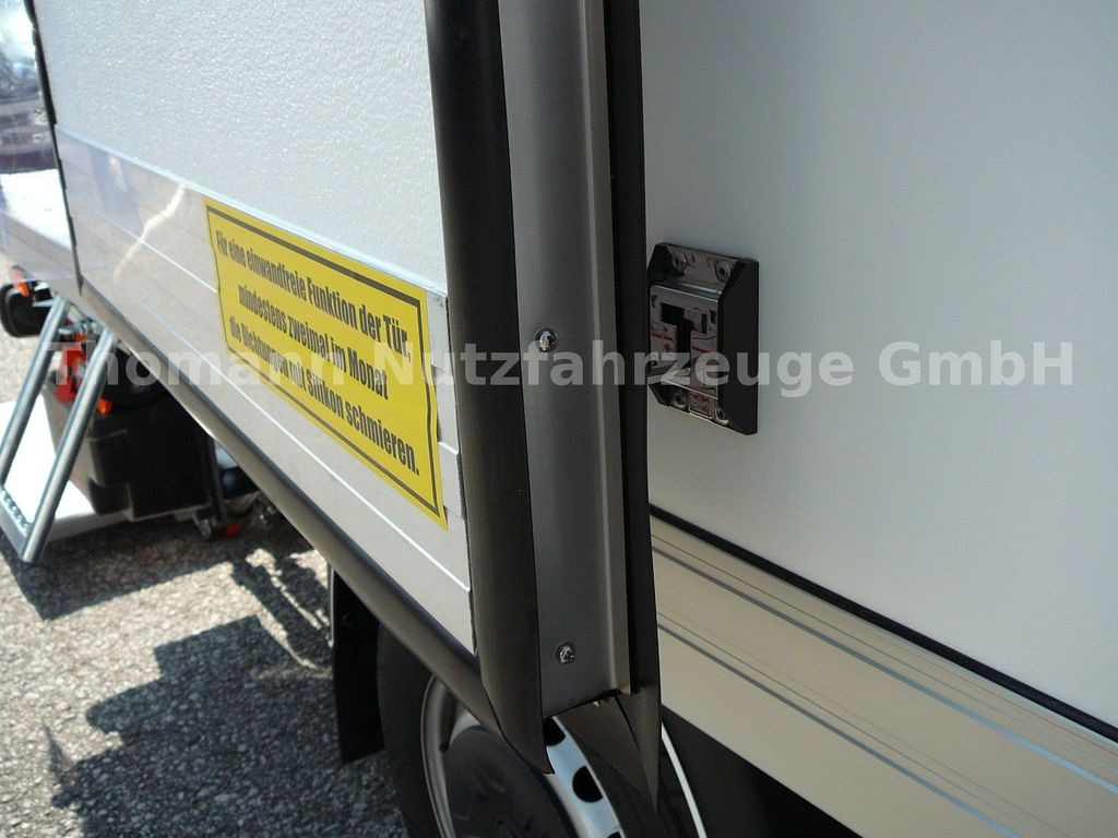 New Refrigerated van Renault Master Kühlkoffer mit LBW Xarios 300 GH: picture 20