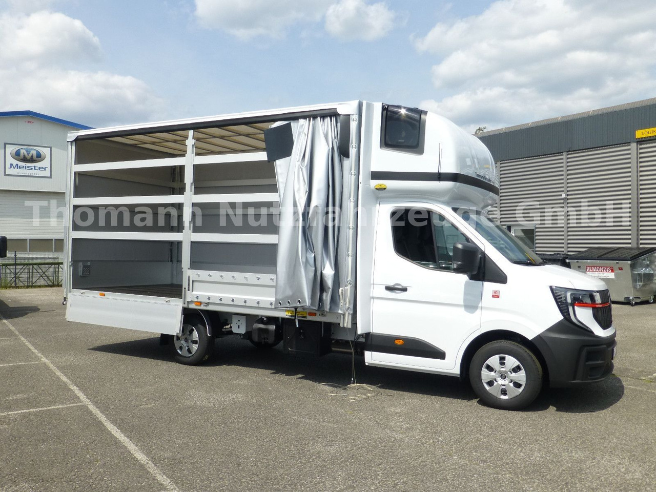 Renault NEW Master Pritsche Plane Schlafkabine - Curtain side van: picture 4 Renault NEW Master Pritsche Plane Schlafkabine - Curtain side van: picture 4