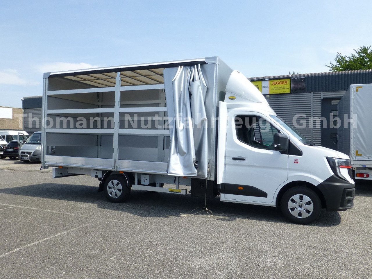 Renault NEW Master Pritsche Plane Vollalu - Curtain side van: picture 5 Renault NEW Master Pritsche Plane Vollalu - Curtain side van: picture 5