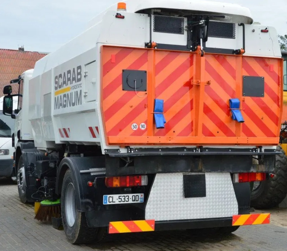 SCARAB Scania 220 Scarab Magnum - Road sweeper: picture 5 SCARAB Scania 220 Scarab Magnum - Road sweeper: picture 5
