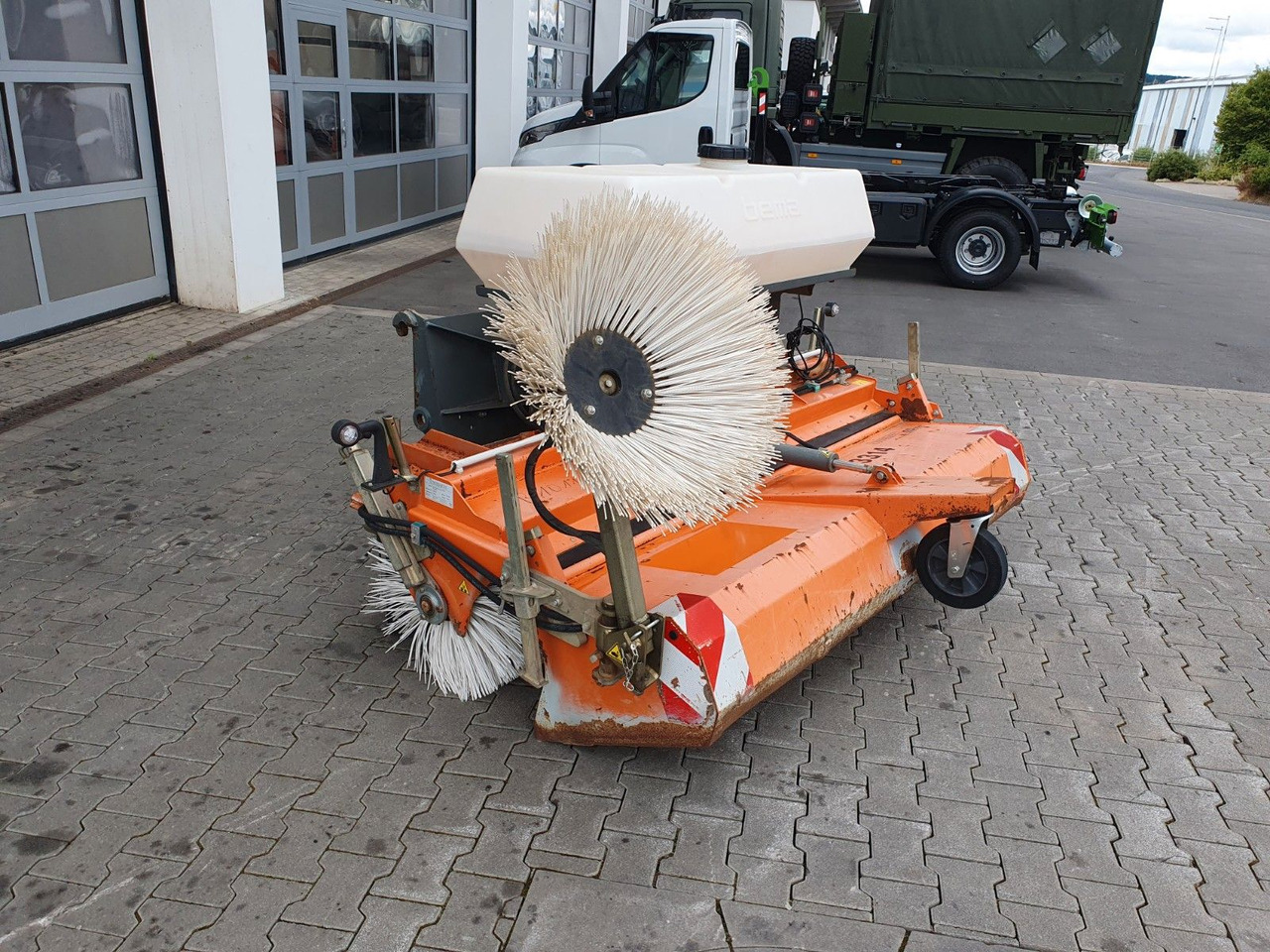 Bema 25 Dual Kehrmaschine / 2.050 mm / 2020 - Broom: picture 4 Bema 25 Dual Kehrmaschine / 2.050 mm / 2020 - Broom: picture 4