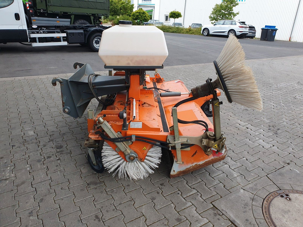 Bema 25 Dual Kehrmaschine / 2.050 mm / 2020 - Broom: picture 5 Bema 25 Dual Kehrmaschine / 2.050 mm / 2020 - Broom: picture 5