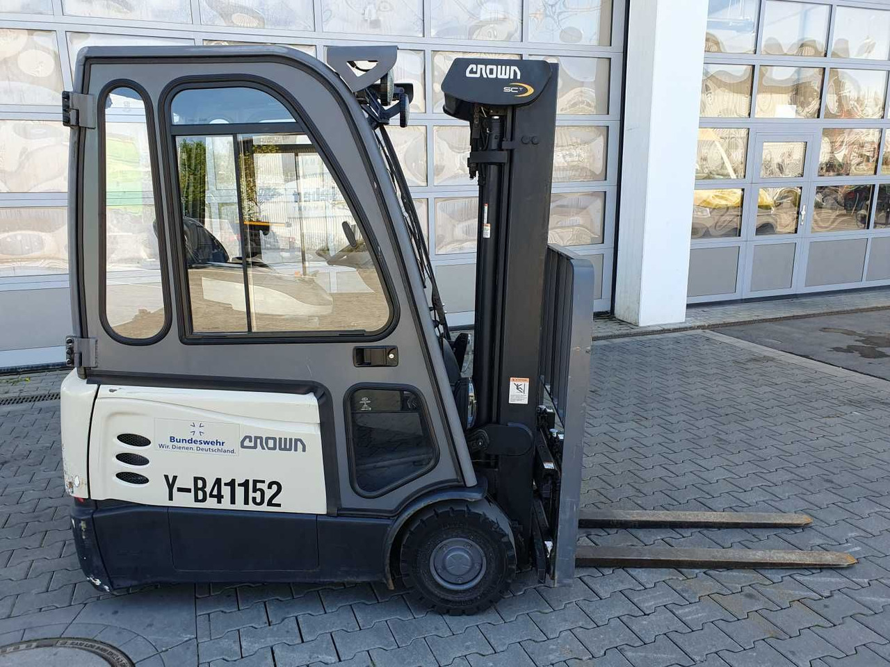 Crown SCT6020-1.3 /Triplex: 4.30m /Batterie 2020 - Electric forklift: picture 2 Crown SCT6020-1.3 /Triplex: 4.30m /Batterie 2020 - Electric forklift: picture 2