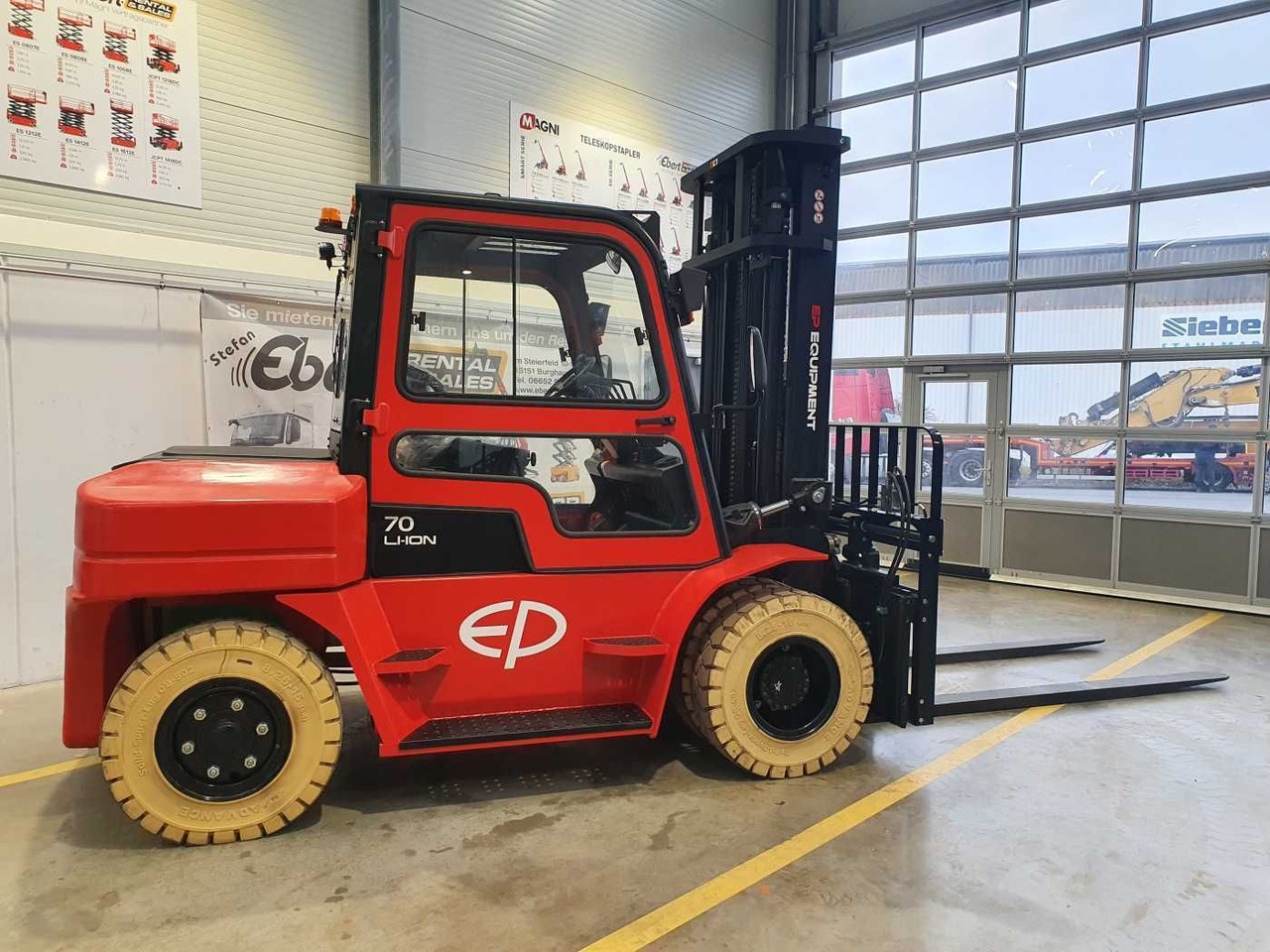 EP Equipment EFL 702 / 7T / Triplex: 5,40m / ZVG - Electric forklift: picture 5 EP Equipment EFL 702 / 7T / Triplex: 5,40m / ZVG - Electric forklift: picture 5