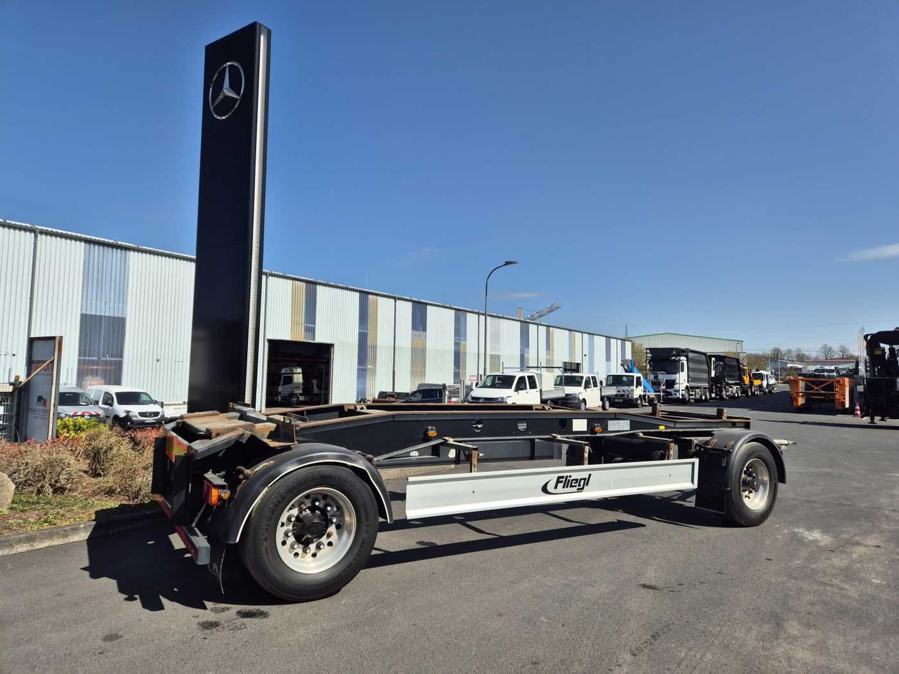 Fliegl ZPS180 Abroll-Container Tropper Pellet-Silo 22m³ Fliegl ZPS180 Abroll-Container Tropper Pellet-Silo 22m³ - Tank trailer: picture 4 Fliegl ZPS180 Abroll-Container Tropper Pellet-Silo 22m³ Fliegl ZPS180 Abroll-Container Tropper Pellet-Silo 22m³ - Tank trailer: picture 4