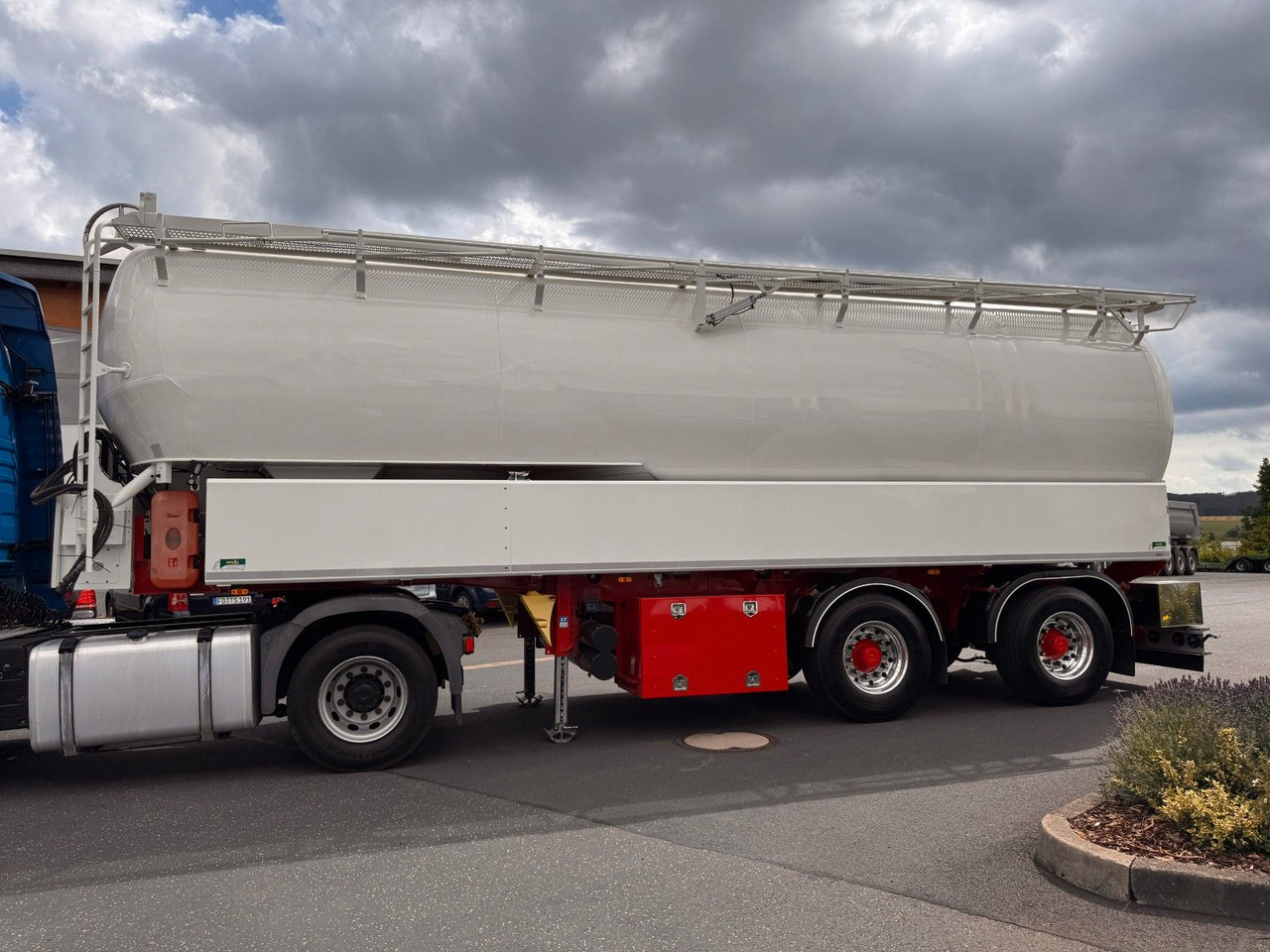 Heitling SDBH 40 Pellet-Silo Lenk+Liftachse 40m³ - Silo semi-trailer: picture 5 Heitling SDBH 40 Pellet-Silo Lenk+Liftachse 40m³ - Silo semi-trailer: picture 5