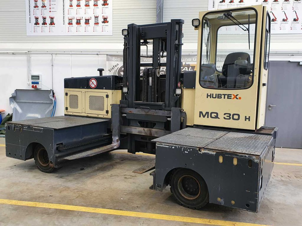 Hubtex MQ 30 H Hybrid / 748h! / Diesel + Elektro Hubtex MQ 30 H Hybrid / 748h! / Diesel + Elektro - Side loader: picture 3 Hubtex MQ 30 H Hybrid / 748h! / Diesel + Elektro Hubtex MQ 30 H Hybrid / 748h! / Diesel + Elektro - Side loader: picture 3