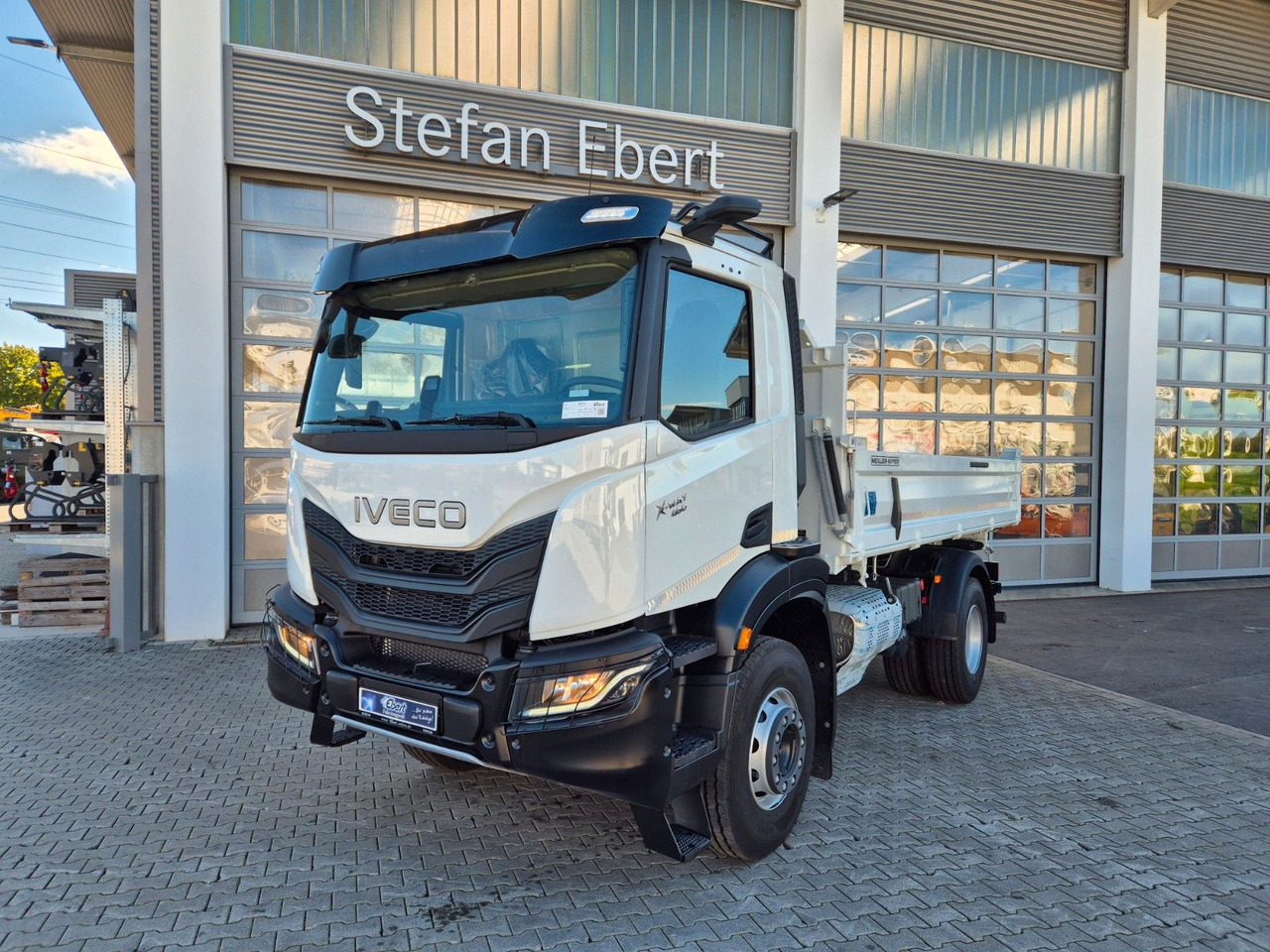 Iveco AD200X46 HR OFF Meiller 3-S.-Kipper *MirrorCam* - Tipper: picture 2 Iveco AD200X46 HR OFF Meiller 3-S.-Kipper *MirrorCam* - Tipper: picture 2