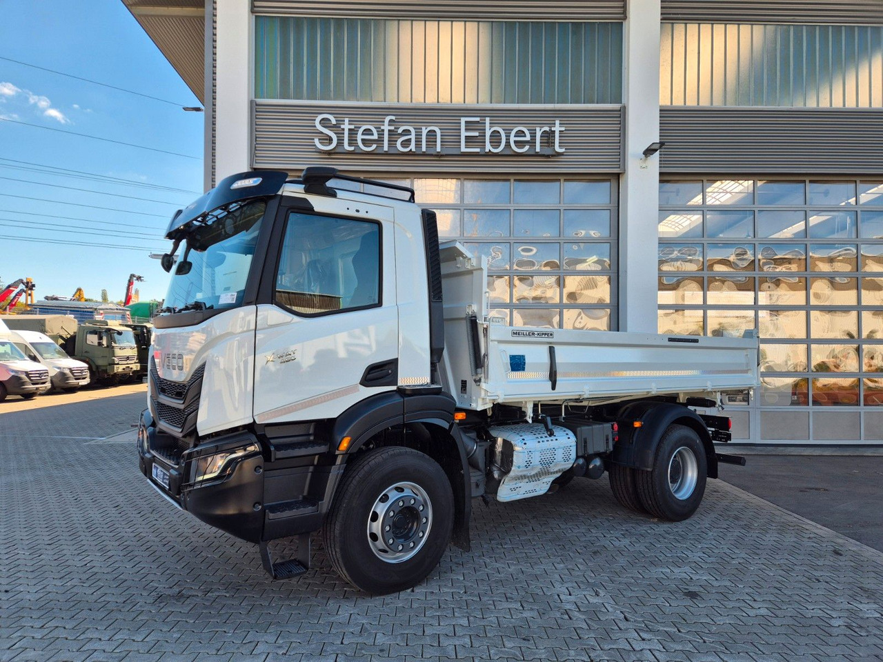 Iveco AD200X46 HR OFF Meiller 3-S.-Kipper *MirrorCam* - Tipper: picture 4 Iveco AD200X46 HR OFF Meiller 3-S.-Kipper *MirrorCam* - Tipper: picture 4
