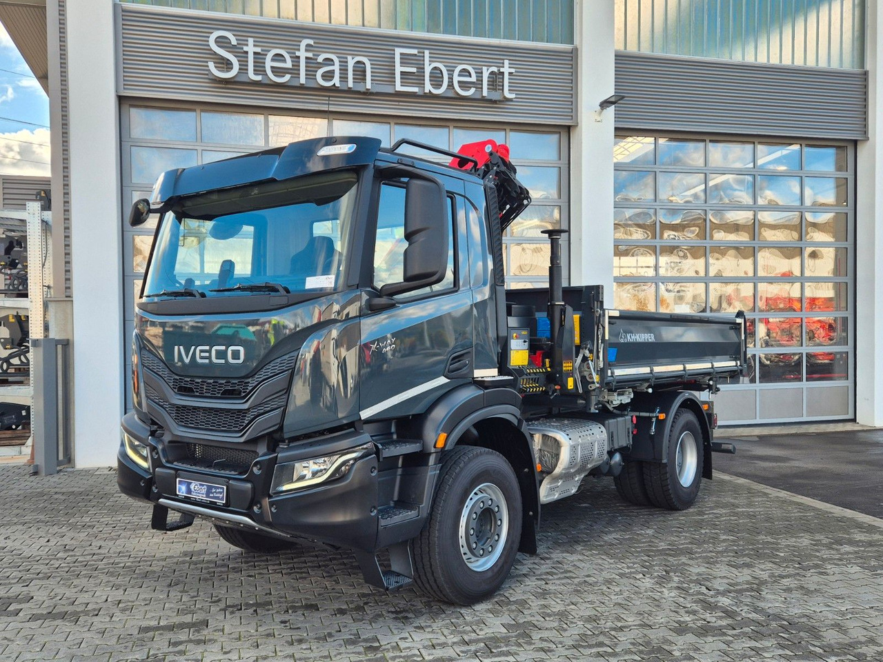 Iveco AD200X46/P HR OFF Palfinger PK 12.501 Funk AHK - Tipper, Crane truck: picture 2 Iveco AD200X46/P HR OFF Palfinger PK 12.501 Funk AHK - Tipper, Crane truck: picture 2