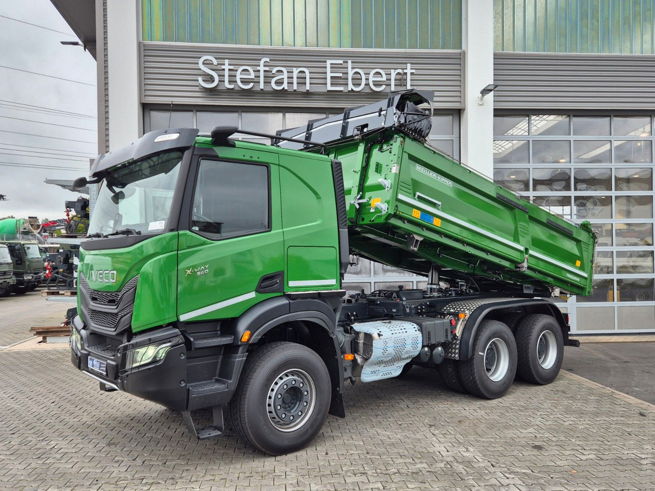 Iveco AT300X54Z HR OFF Bordmatik AHK Intarder - Tipper: picture 3 Iveco AT300X54Z HR OFF Bordmatik AHK Intarder - Tipper: picture 3