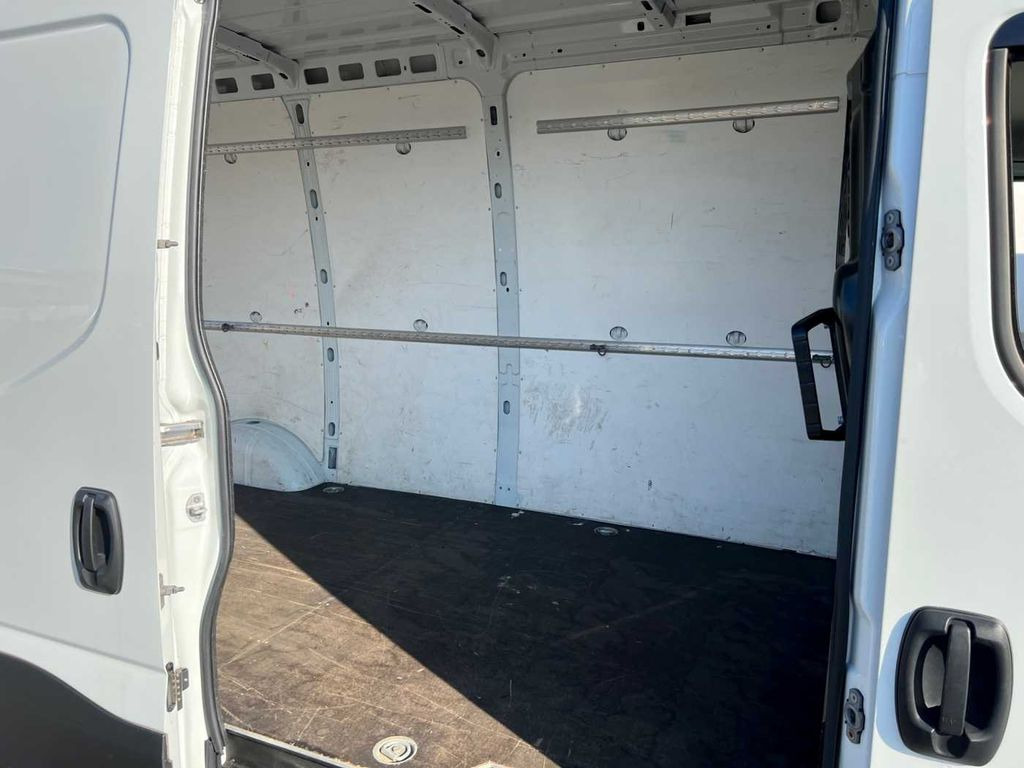 Iveco Daily 35 S 16 V *Klima*L4.100mm* - Panel van: picture 5 Iveco Daily 35 S 16 V *Klima*L4.100mm* - Panel van: picture 5