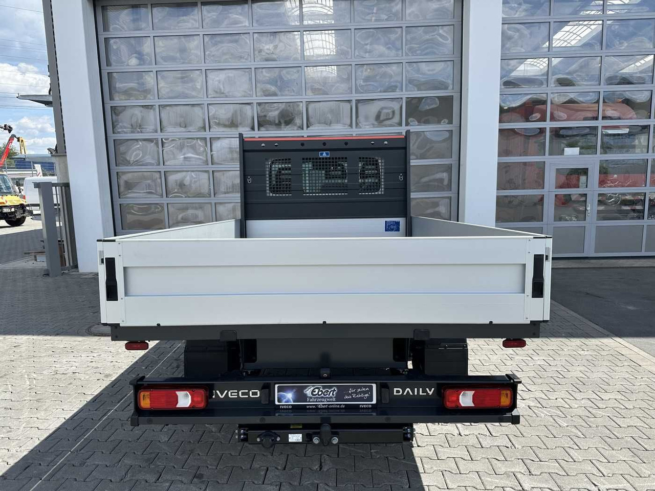 Iveco Daily 35S16 A8 Pritsche *R3.450mm*AHK*Automatik* - Flatbed van: picture 5 Iveco Daily 35S16 A8 Pritsche *R3.450mm*AHK*Automatik* - Flatbed van: picture 5