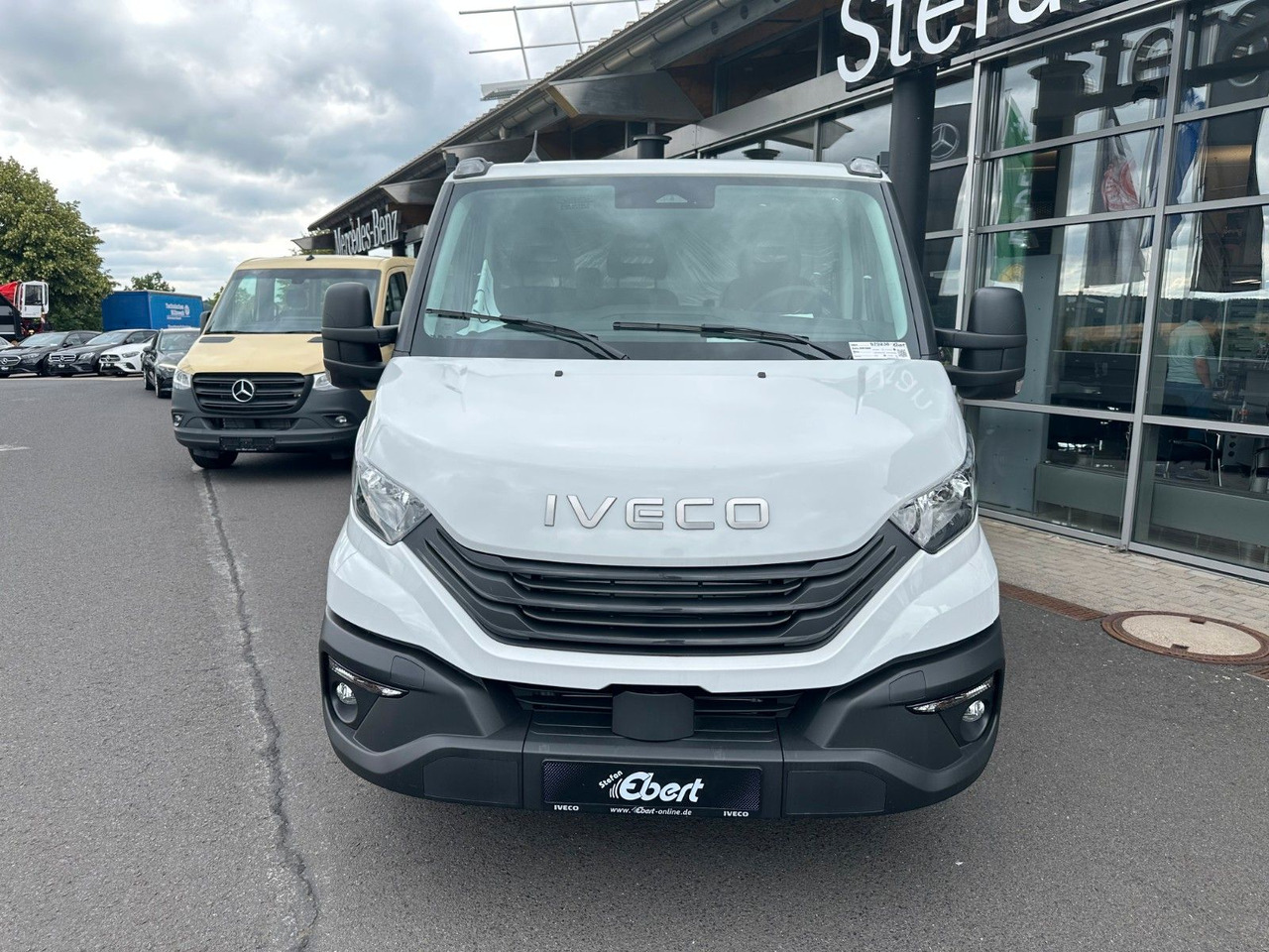 Iveco Daily 35S16 A8 *R.4100 mm*AHK*Kamera* 3x - Flatbed van: picture 2 Iveco Daily 35S16 A8 *R.4100 mm*AHK*Kamera* 3x - Flatbed van: picture 2