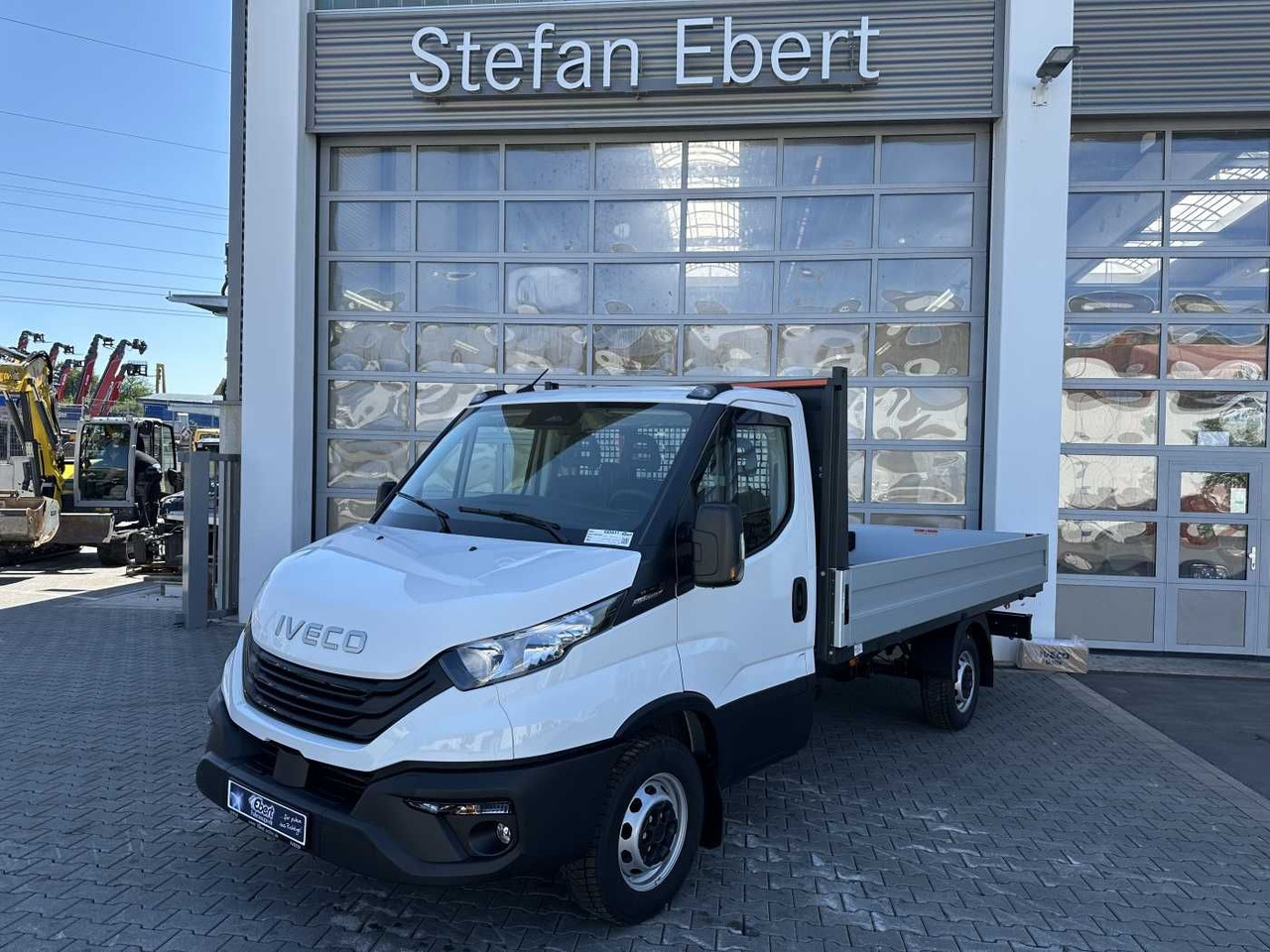 Iveco Daily 35S16 A8 *R3.750mm*AHK*Automatik* - Flatbed van: picture 1 Iveco Daily 35S16 A8 *R3.750mm*AHK*Automatik* - Flatbed van: picture 1