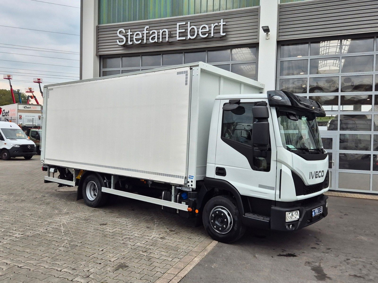 Iveco Eurocargo ML120EL25/P Böse Schiebeplanen LBW AHK - Beverage truck: picture 4 Iveco Eurocargo ML120EL25/P Böse Schiebeplanen LBW AHK - Beverage truck: picture 4