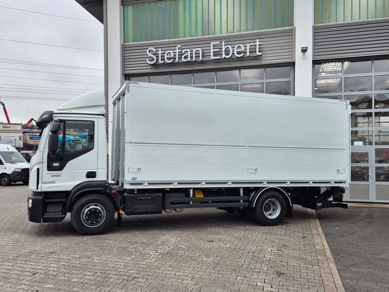 Iveco Eurocargo ML160E28/FP Böse Schwenkwand LBW 2xAHK - Beverage truck: picture 5 Iveco Eurocargo ML160E28/FP Böse Schwenkwand LBW 2xAHK - Beverage truck: picture 5