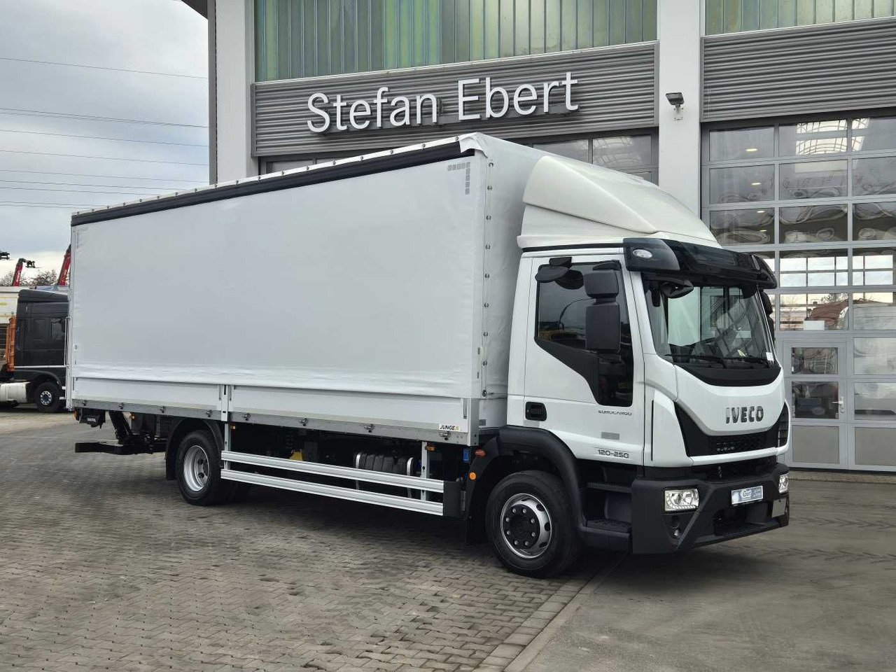 Iveco ML120E25/P 2x Schiebeplane AHK LBW Kamera - Curtainsider truck: picture 4 Iveco ML120E25/P 2x Schiebeplane AHK LBW Kamera - Curtainsider truck: picture 4