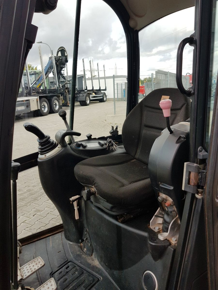 Mini excavator JCB 8018 / 3.420h / hydrl. Grabenräumer / Tieflöffel: picture 13 Mini excavator JCB 8018 / 3.420h / hydrl. Grabenräumer / Tieflöffel: picture 13