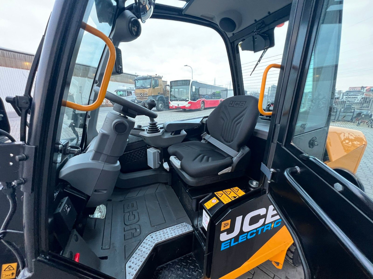 Telescopic handler JCB TLT 35-22E Teletruck / nur 131h! / 2022 / SS: picture 16 Telescopic handler JCB TLT 35-22E Teletruck / nur 131h! / 2022 / SS: picture 16