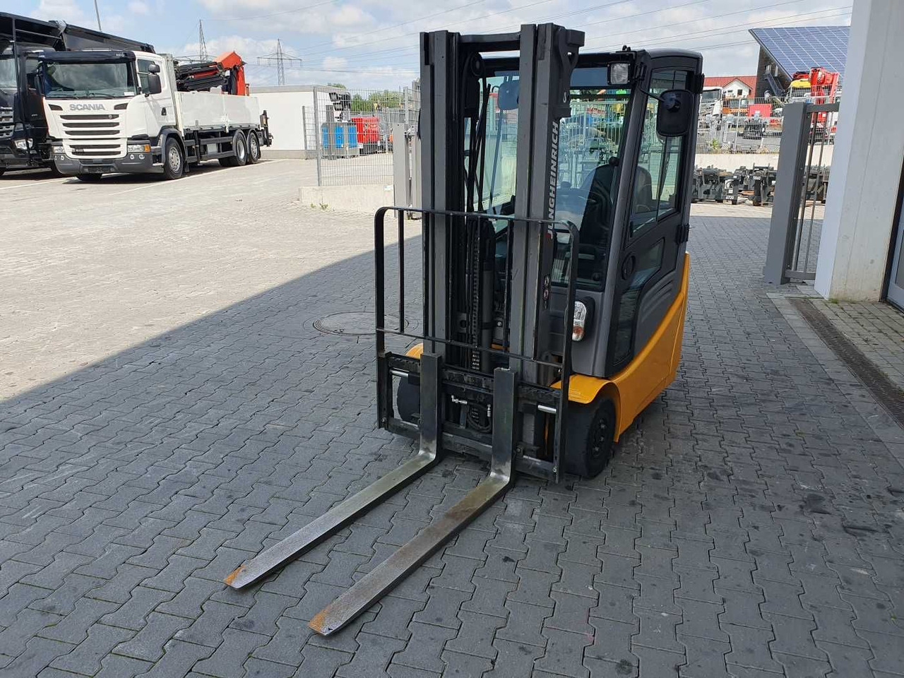 Electric forklift Jungheinrich EFG 215 / Triplex: 4.25m! / SS / 4.166h / 2024: picture 8