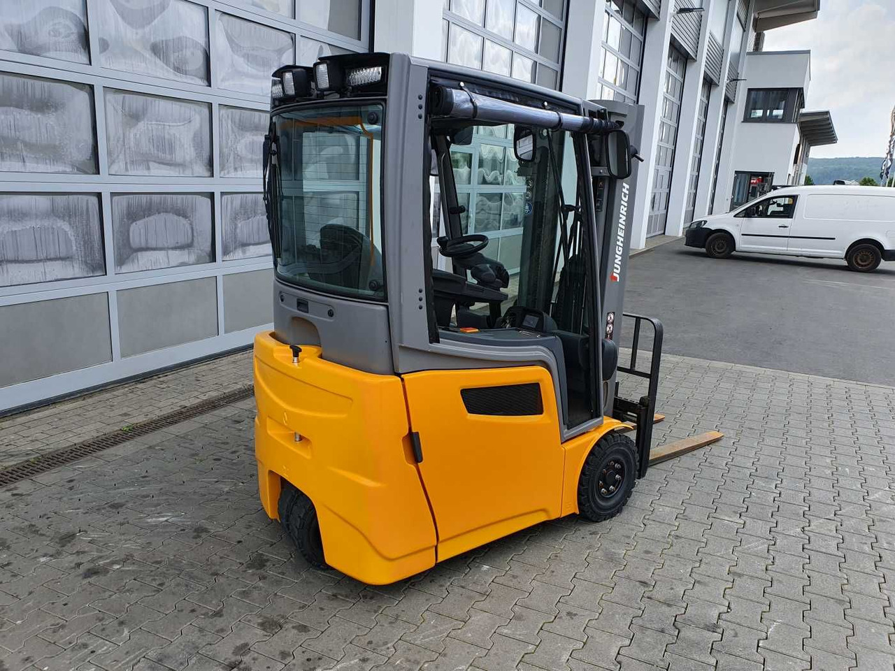 Jungheinrich EFG 215 / Triplex: 4.25m! / SS / nur 1.368h! - Electric forklift: picture 4 Jungheinrich EFG 215 / Triplex: 4.25m! / SS / nur 1.368h! - Electric forklift: picture 4