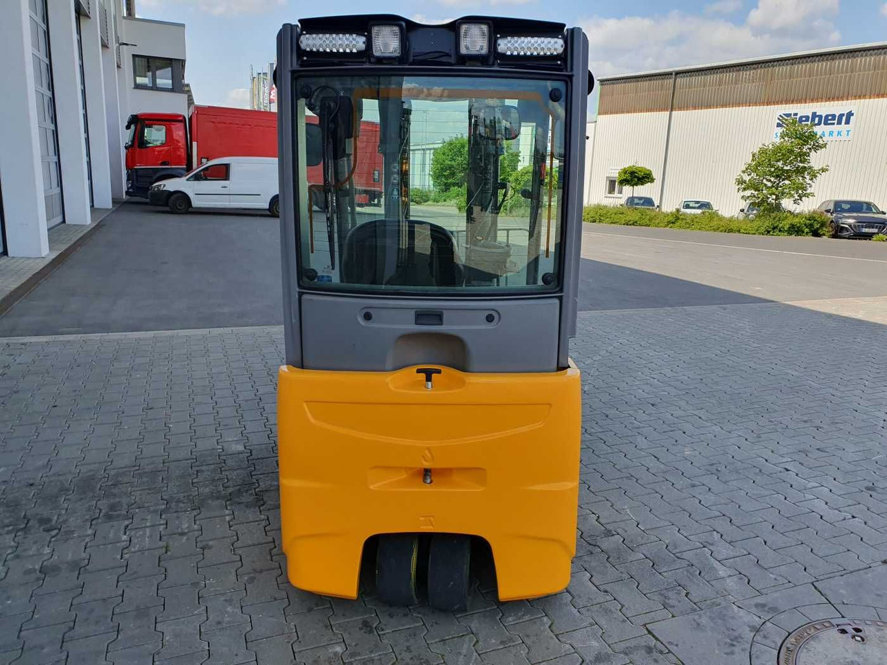 Jungheinrich EFG 215 / Triplex: 4.25m! / SS / nur 3.488h! - Electric forklift: picture 5 Jungheinrich EFG 215 / Triplex: 4.25m! / SS / nur 3.488h! - Electric forklift: picture 5