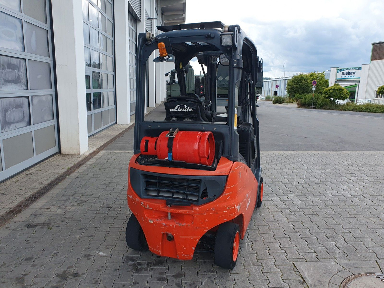 Linde H16 T-01 / 4,6m / nur: 3.260h / Gas / SS - Forklift: picture 4 Linde H16 T-01 / 4,6m / nur: 3.260h / Gas / SS - Forklift: picture 4
