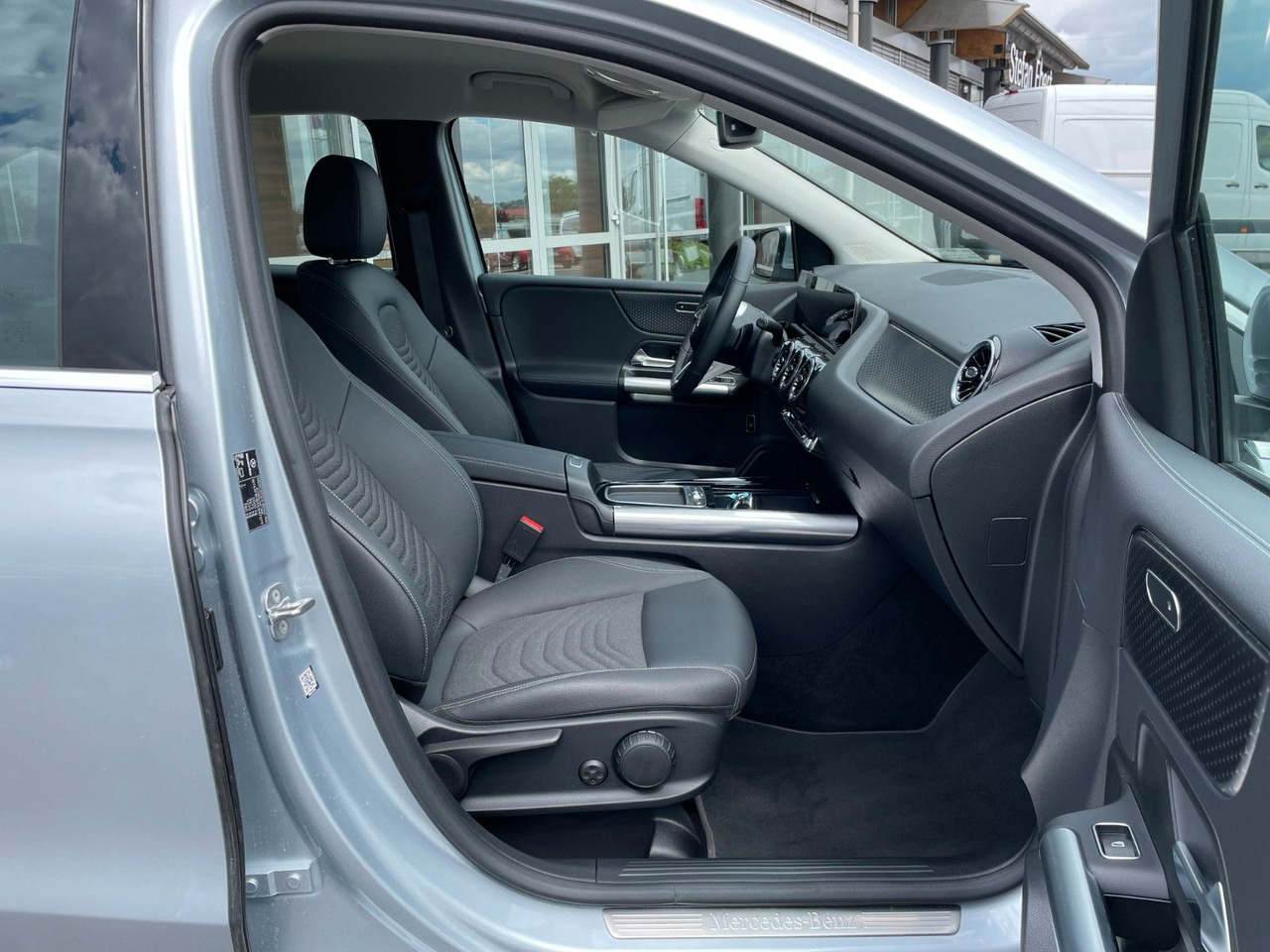 Passenger van Mercedes-Benz B 200 Progressive Multibeam+360°+TOTW+Carplay: picture 7