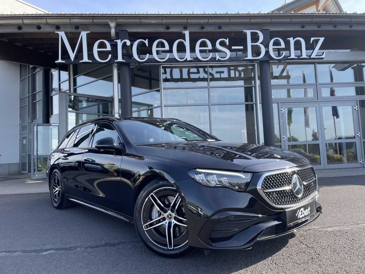 Mercedes-Benz E 220 d T AMG-Line AHK+Distr+R-Kamera +Ambiente+ - Car: picture 1 Mercedes-Benz E 220 d T AMG-Line AHK+Distr+R-Kamera +Ambiente+ - Car: picture 1