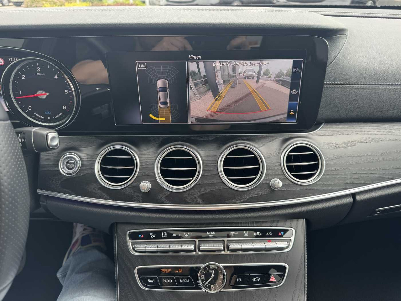 Sedan Mercedes-Benz E 300de 9G AMG+Pano+Memory+Ambiente+ RFK+Night: picture 15