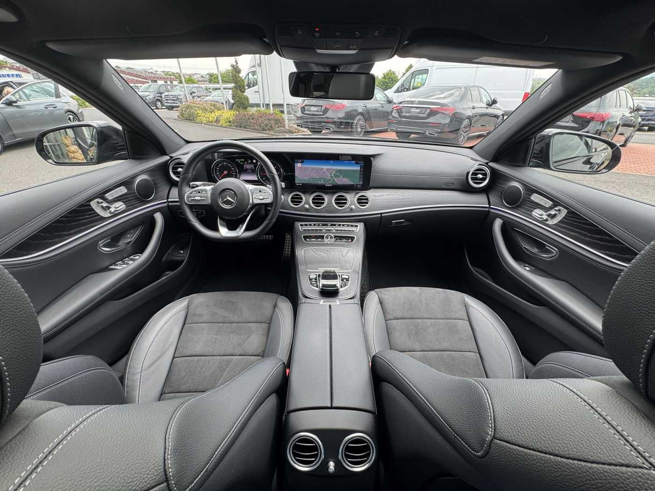 Sedan Mercedes-Benz E 300de 9G AMG+Pano+Memory+Ambiente+ RFK+Night: picture 13