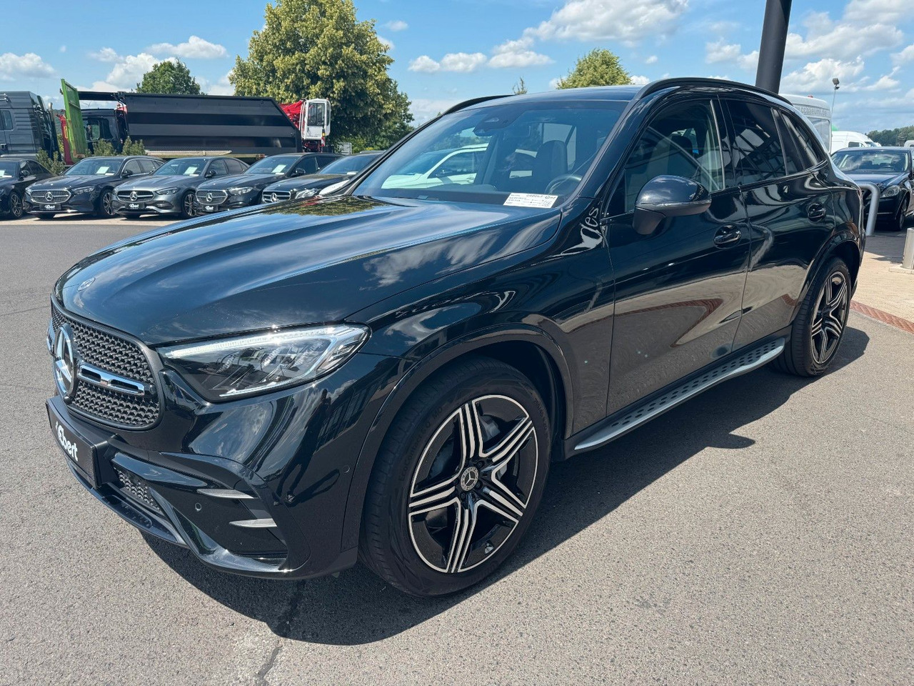 Mercedes-Benz GLC 200 4M AMG+Pano+Memory+RFK+Night+TotW - SUV: picture 2 Mercedes-Benz GLC 200 4M AMG+Pano+Memory+RFK+Night+TotW - SUV: picture 2