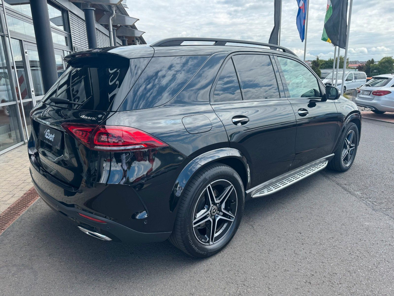Mercedes-Benz GLE 350de 4M AMG+Pano+AHK+Burm+Distr++HUD+360+ - SUV: picture 4 Mercedes-Benz GLE 350de 4M AMG+Pano+AHK+Burm+Distr++HUD+360+ - SUV: picture 4