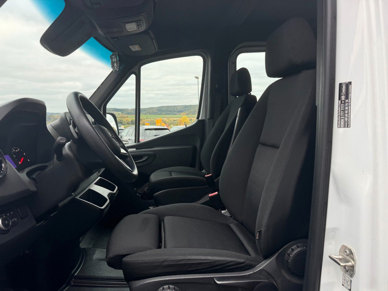 Flatbed van, Combi van Mercedes-Benz Sprinter 215 CDI DoKa 9G Klima AHK SHZ: picture 7 Flatbed van, Combi van Mercedes-Benz Sprinter 215 CDI DoKa 9G Klima AHK SHZ: picture 7