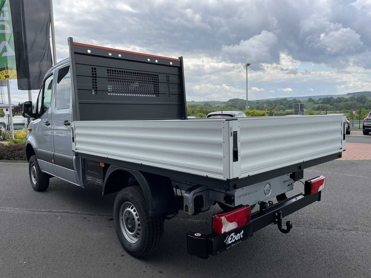 Mercedes-Benz Sprinter 319 CDI 4x4 DoKa Klima Stdheiz AHK LED - Curtain side van: picture 4 Mercedes-Benz Sprinter 319 CDI 4x4 DoKa Klima Stdheiz AHK LED - Curtain side van: picture 4
