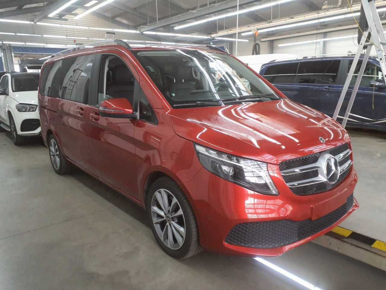 Mercedes-Benz V 250 d Edition 6Sitze Kamera MBUX ILS Leder - Passenger van: picture 2 Mercedes-Benz V 250 d Edition 6Sitze Kamera MBUX ILS Leder - Passenger van: picture 2