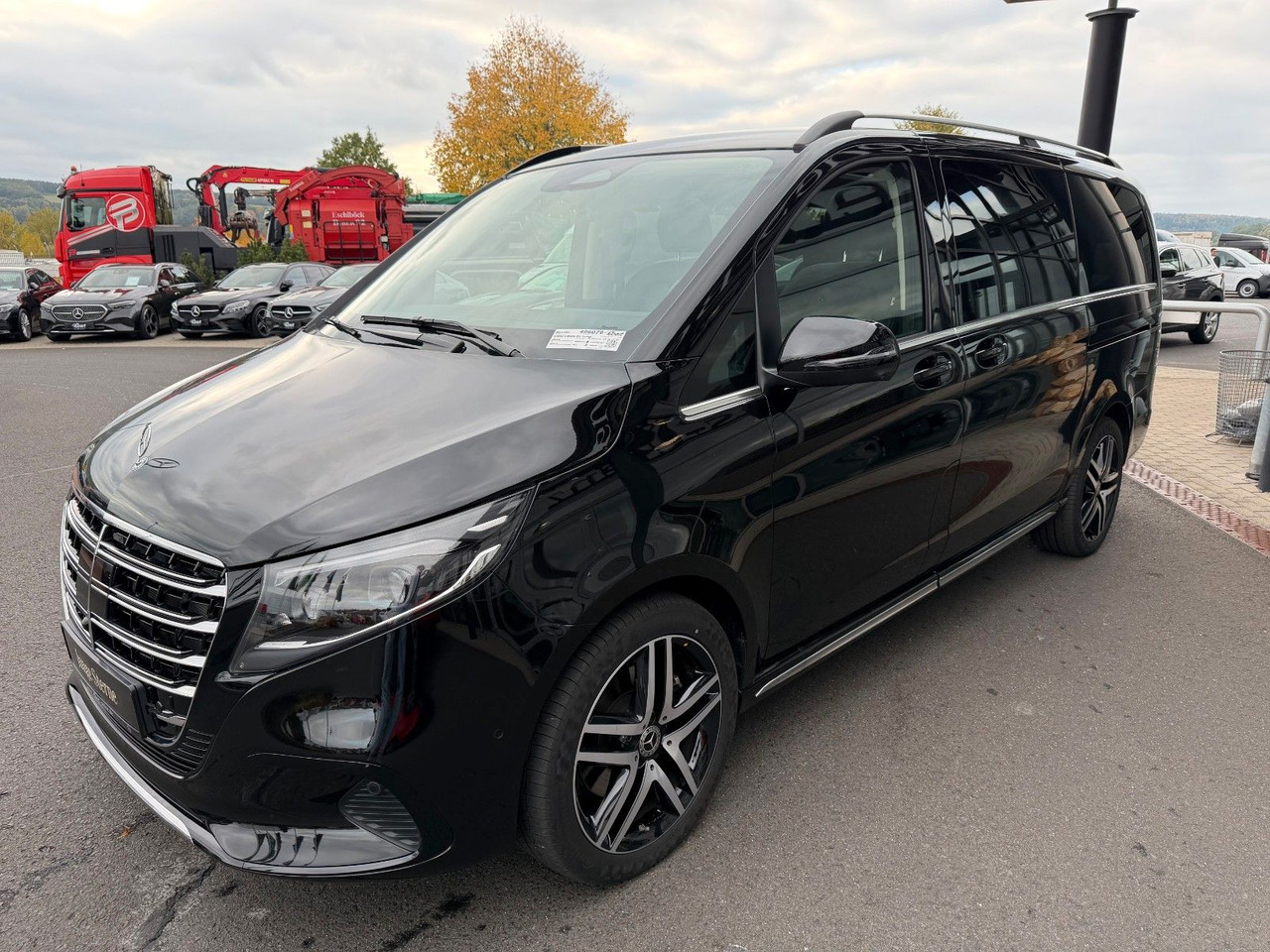 Mercedes-Benz V 300 d 4MATIC EXCLUSIVE Luxus-Sitze AHK2,5to - Passenger van: picture 3 Mercedes-Benz V 300 d 4MATIC EXCLUSIVE Luxus-Sitze AHK2,5to - Passenger van: picture 3