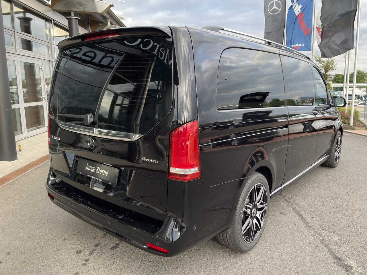 Mercedes-Benz V 300 d AVA 4MATIC AMG Kühlschrank AIRMATIC - Station wagon: picture 4 Mercedes-Benz V 300 d AVA 4MATIC AMG Kühlschrank AIRMATIC - Station wagon: picture 4