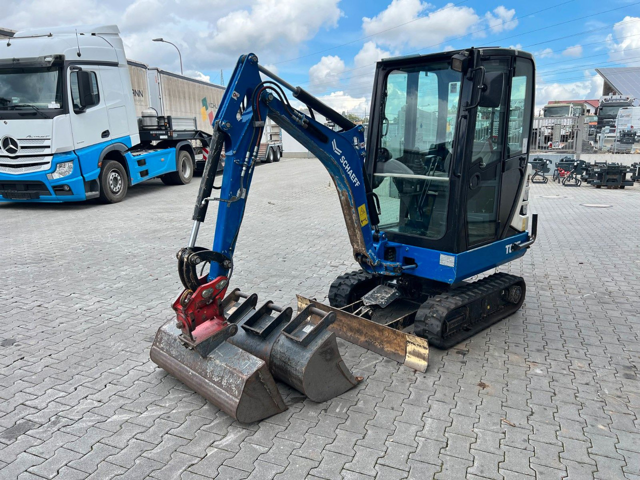 Terex TC16 / 2017 / 1.769h / Löffelpaket / Powertilt on lease Terex TC16 / 2017 / 1.769h / Löffelpaket / Powertilt: picture 8 Terex TC16 / 2017 / 1.769h / Löffelpaket / Powertilt on lease Terex TC16 / 2017 / 1.769h / Löffelpaket / Powertilt: picture 8