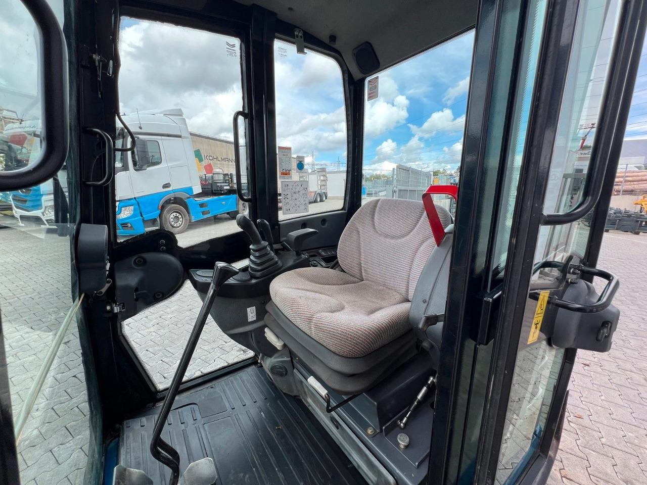 Terex TC16 / 2017 / 1.769h / Löffelpaket / Powertilt on lease Terex TC16 / 2017 / 1.769h / Löffelpaket / Powertilt: picture 15 Terex TC16 / 2017 / 1.769h / Löffelpaket / Powertilt on lease Terex TC16 / 2017 / 1.769h / Löffelpaket / Powertilt: picture 15