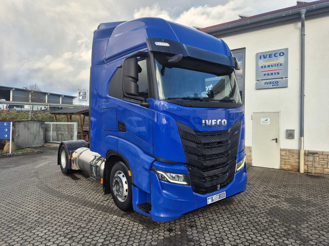 Iveco S-Way 460 NP LNG ACC Intarder Navi - Tractor unit: picture 1 Iveco S-Way 460 NP LNG ACC Intarder Navi - Tractor unit: picture 1