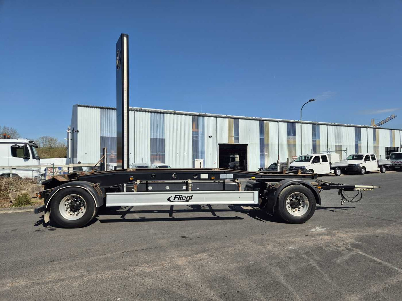 Fliegl ZPS180 Abroll-Container Tropper Pellet-Silo 22m³ Fliegl ZPS180 Abroll-Container Tropper Pellet-Silo 22m³ - Trailer: picture 5 Fliegl ZPS180 Abroll-Container Tropper Pellet-Silo 22m³ Fliegl ZPS180 Abroll-Container Tropper Pellet-Silo 22m³ - Trailer: picture 5