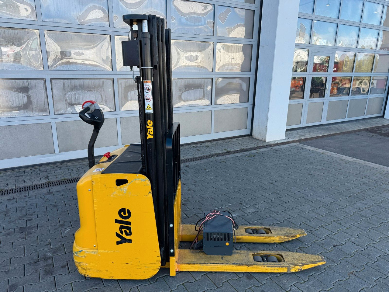 Yale MS 12 AC / Triplex: 4m! / nur 180h! / 2014 - Stacker: picture 2 Yale MS 12 AC / Triplex: 4m! / nur 180h! / 2014 - Stacker: picture 2