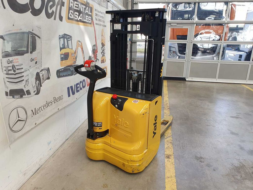 Yale MS 12 AC / Triplex: 4m! / nur 683h! / 2014 - Stacker: picture 4 Yale MS 12 AC / Triplex: 4m! / nur 683h! / 2014 - Stacker: picture 4