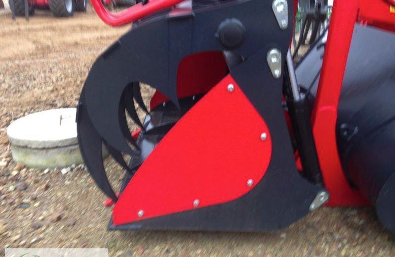 Inter-Tech Bucket Grab with Burnt Teeth 1.5 m – SLK06 - Attachment for Agricultural machinery: picture 4 Inter-Tech Bucket Grab with Burnt Teeth 1.5 m – SLK06 - Attachment for Agricultural machinery: picture 4