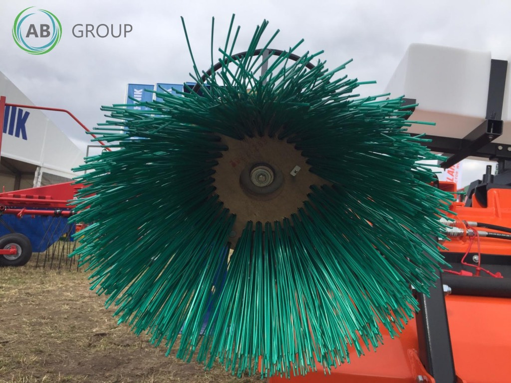 Metal-Technik TOP MT tractor road sweeper 2 m - Broom for Municipal/ Special vehicle: picture 2 Metal-Technik TOP MT tractor road sweeper 2 m - Broom for Municipal/ Special vehicle: picture 2