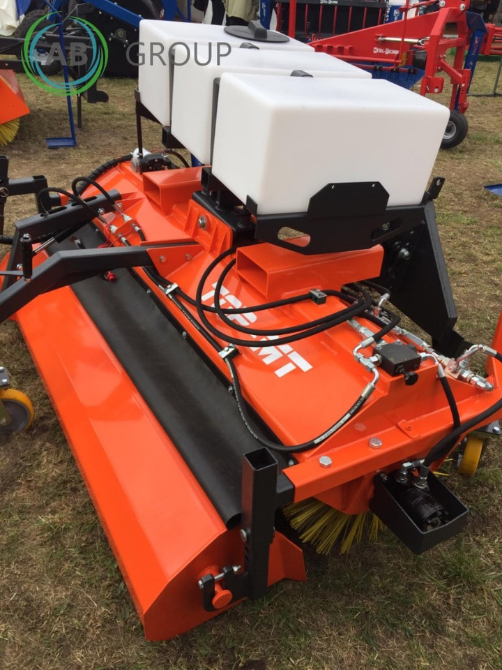 Metal-Technik TOP MT tractor road sweeper 2 m - Broom for Municipal/ Special vehicle: picture 4 Metal-Technik TOP MT tractor road sweeper 2 m - Broom for Municipal/ Special vehicle: picture 4