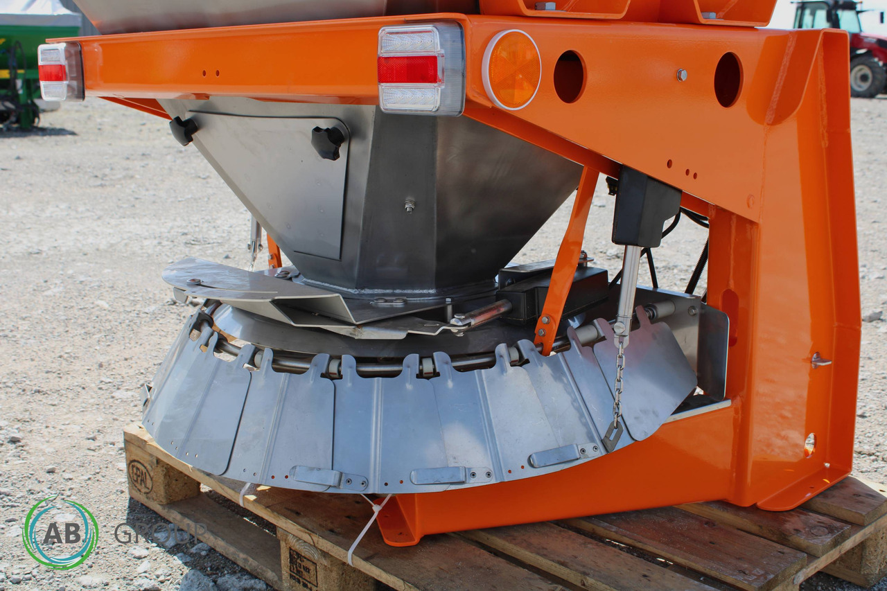 Municipal Spreader POM Augustów N065 - Sand/ Salt spreader: picture 5 Municipal Spreader POM Augustów N065 - Sand/ Salt spreader: picture 5